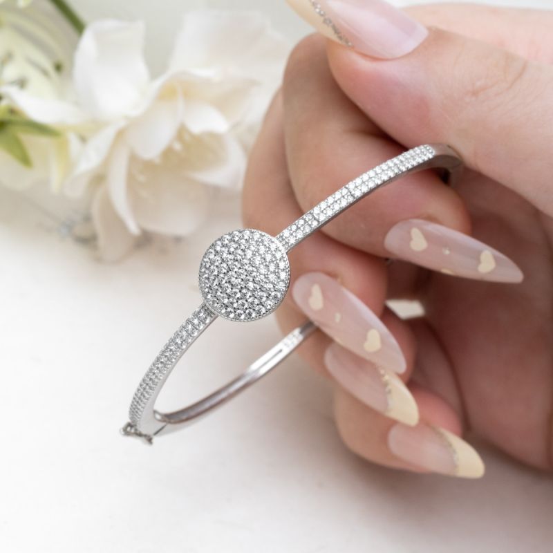 Radiant Circle Silver Bangle