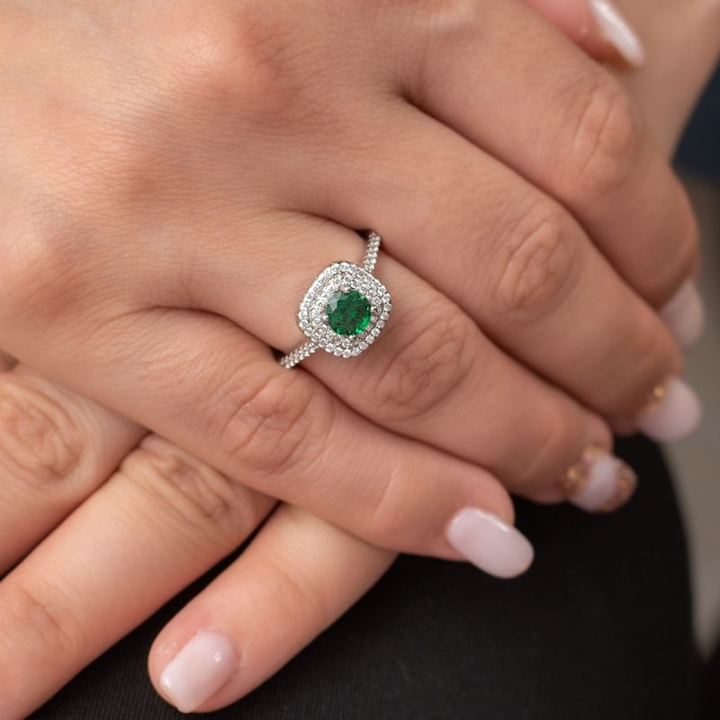 Radiant Emerald Stone Ring 