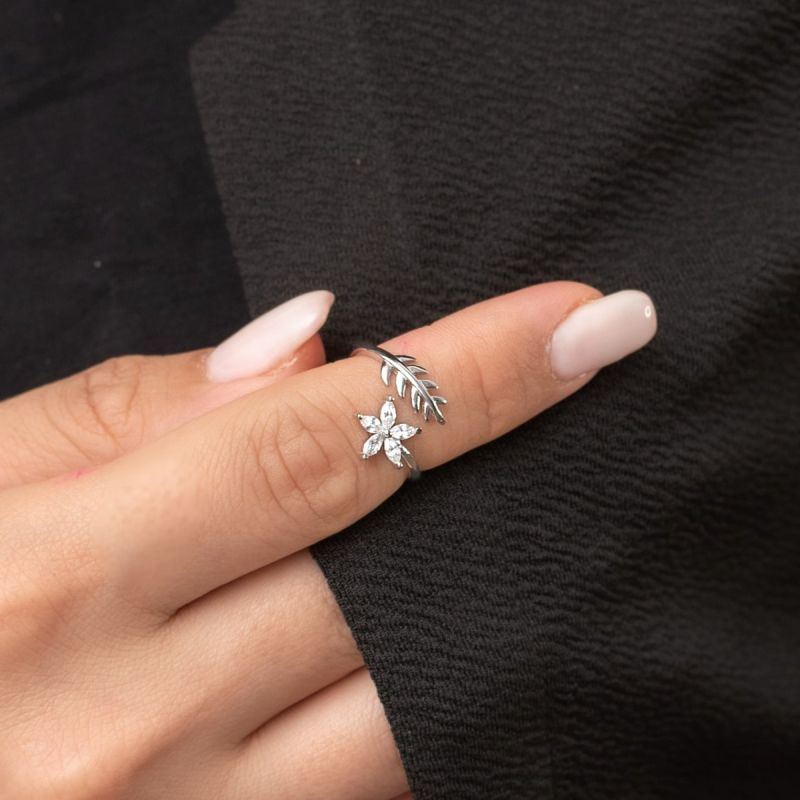 Flower Silver Zircon Ring