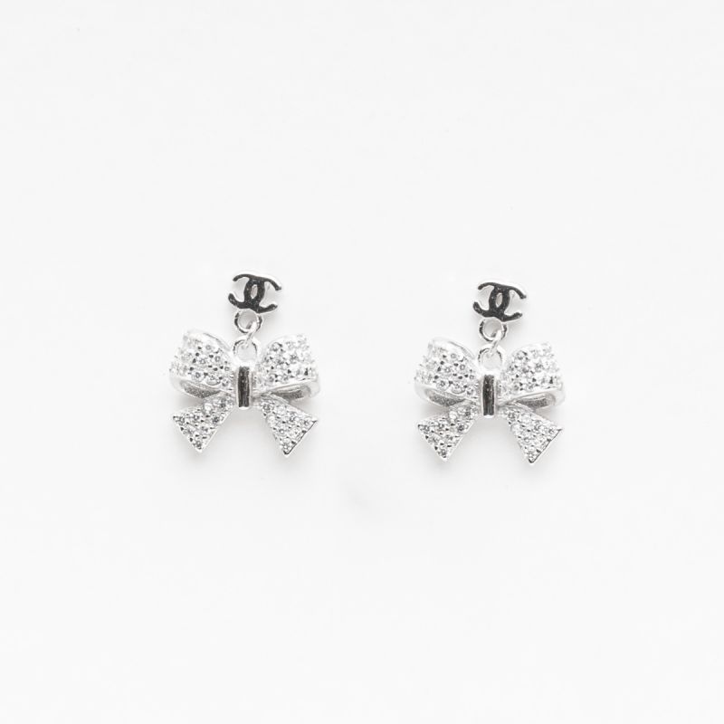 Dangling Bow Silver Earring
