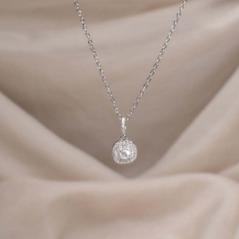 Majestic Zircon Stone Silver Necklace